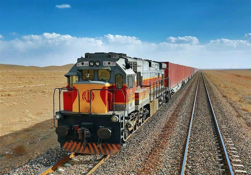 لکوموتیو قطار ترانزیتی افغانستان-ترکیه توقیف شد / کنسرسیوم توسعه ریلی: کارکنان راه‌آهن در اقدامی عجیب لکوموتیو را از قطار جدا کرده و آن را با خود بردند