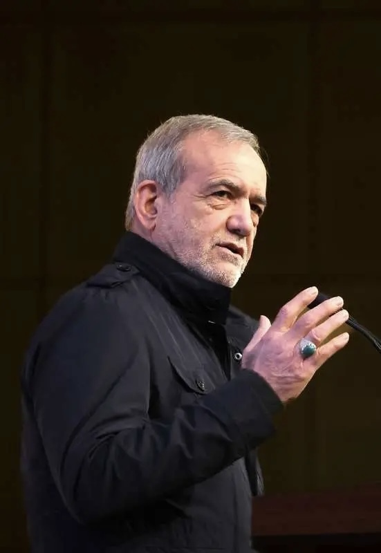 آقای پزشکیان این وضعیت محصول تحریم است/ وزیر خارجه دنبال شمردن نعمتهای تحریم است