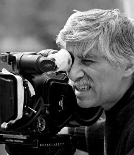 خاکسپاری بهرام بیضایی با نوای حسین علیزاده و مناجات‌خوانی مژده شمسایی