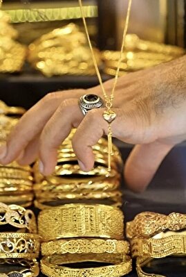 پیش بینی عجیب و غریب یک اقتصاددان درباره سقوط آزاد قیمت طلا/ منتظر ریزش شدید قیمت طلا تا این عدد باشید