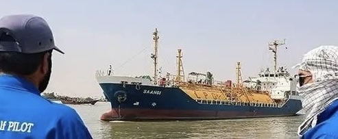 فرماندار قشم: منشاء بوی گاز، کشتی‌های حامل LPG است / خبر تعطیلی مدارس به دلیل انتشار بوی گاز صحت ندارد