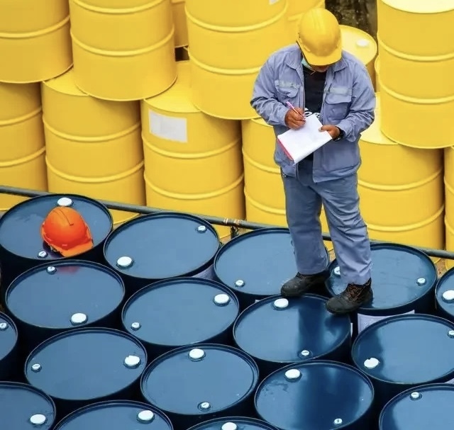 ایالات متحده در حال بررسی لغو تحریم‌های مالی و بانکی و نیز پایان دادن به ممنوعیت فروش نفت ایران است / اکنون ایران باید ظرف ۱۴ روز آینده طرحی قانع کننده برای ما روی میز بگذارد