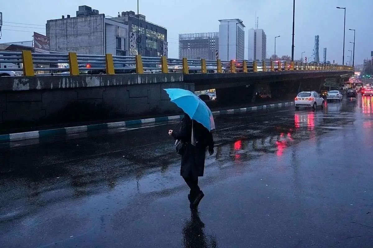 آبفا: تهران پنج ماه از سال آبی را با بارندگی کمتر از ۸۰ میلیمتر پشت سر گذاشته/ پایتخت اکنون با ۲۰۰ میلیمتر کسری بارش در مقایسه با شرایط ایدهآل مواجه است/ یک ماه پایانی سال آبی برای تهران بسیار سرنوشتساز است