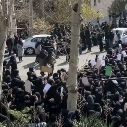 خبرگزاری دولت: امروز تجمعات دانشجویی در دانشگاه های تهران برای چهارمین روز ادامه یافت