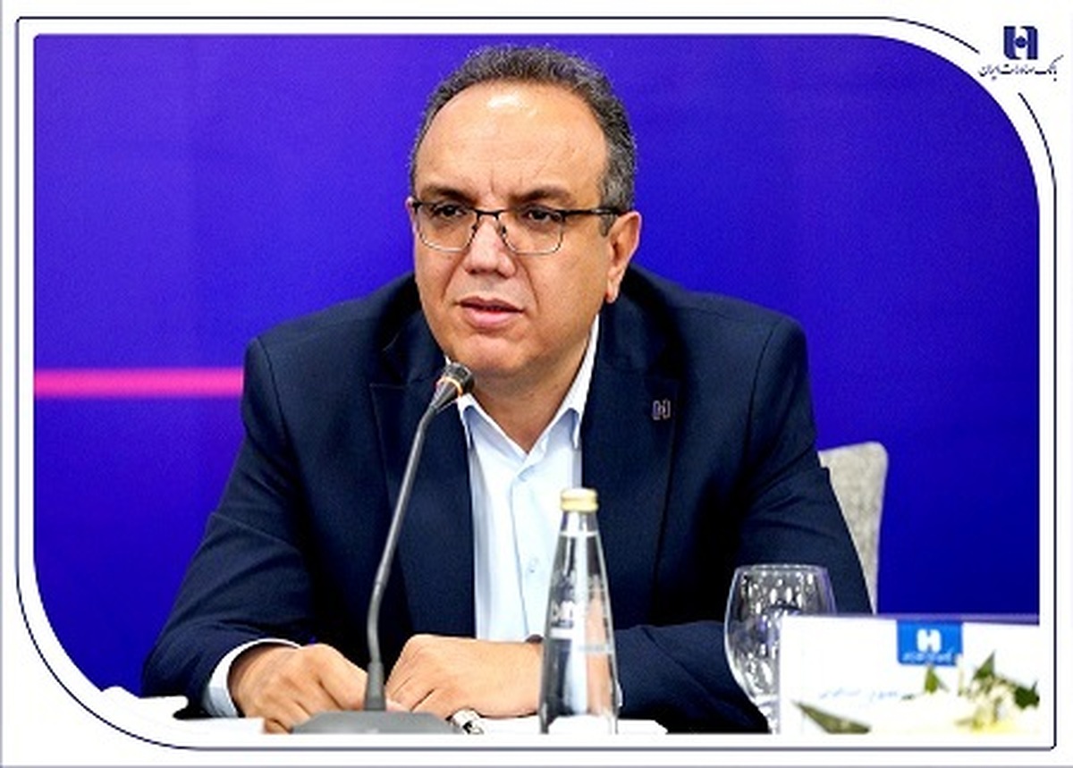 معاون شعب بانک خبر داد:
شتاب پرداخت وام‌های حمایتی بانک صادرات ایران تا نیمه اول سال