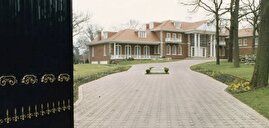 امپراتوری علی انصاری در لندن برابر کل بودجه محرومیت‌زدایی ایران! | موسس بانک آینده به دنبال ساخت ۶۵ آپارتمان لوکس در گران‌ترین خیابان انگیس بود