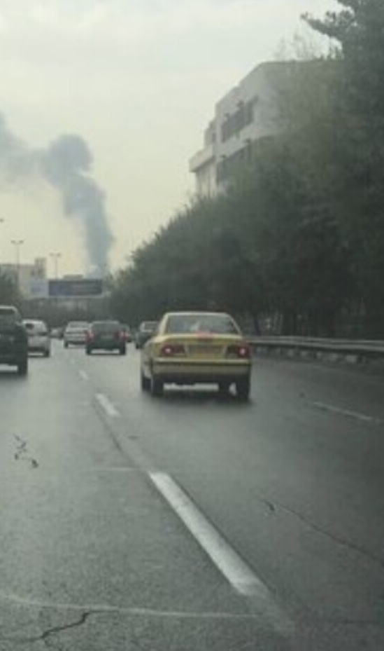 آتش‌نشانی: دود غلیظی که در محدوده مرکز شهر تهران مشاهده شد، مربوط به آتش‌سوزی در طبقه اول یک ساختمان پنج طبقه بود