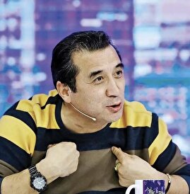 الفاظ مثبت ۱۸ خداداد عزیزی نسبت به ترامپ و اینفانتینو در تلویزیون!