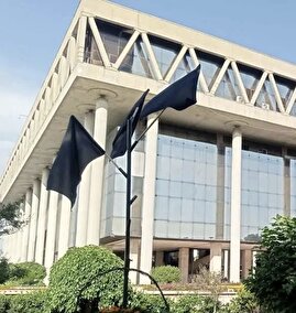 هدیه عجیب صداوسیما به بازدیدکنندگان: قطعات ساختمان شیشه‌ای!