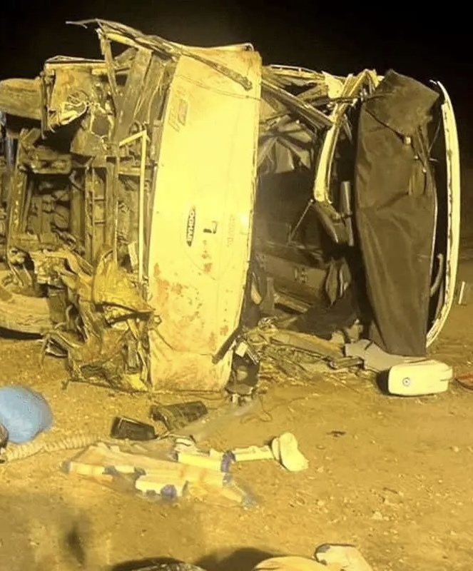 خواب‌آلودگی؛ فرض اولیه علت واژگونی اتوبوس اصفهان ـ نطنز