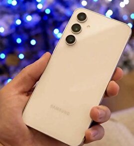 قیمت گوشی سامسونگ، شیائومی و آیفون امروز شنبه ۸ آذر ۱۴۰۴/ ارزان‌ترین پرچمدار چند؟